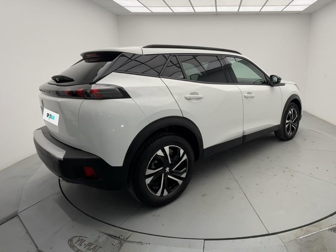Peugeot 2008 puretech 130 s&s eat8 allure — photo 5