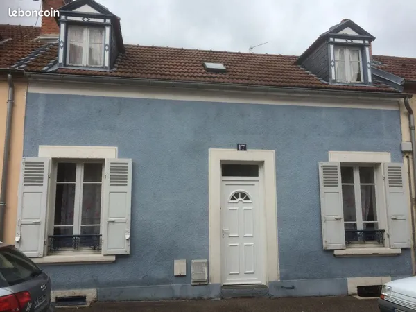 Vichy maison F4 + courette + cave
