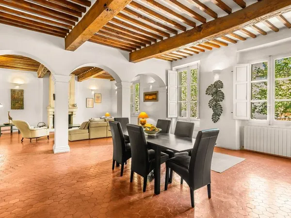Maison individuelle 10 pièces 440 m²