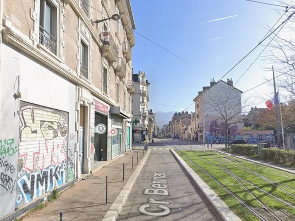 LOCAL COMMERCIAL - GRENOBLE