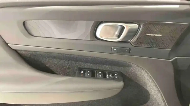 Volvo Xc40 t4 recharge 129+82 ch dct7 — photo 27