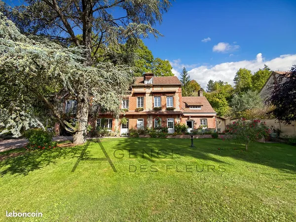 Propriété 8 pièces 231 m²