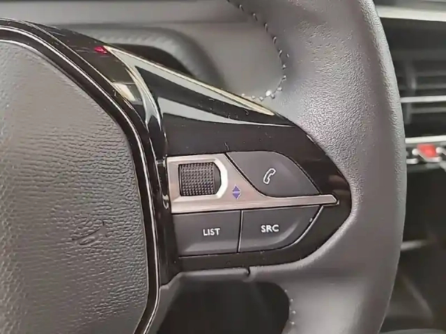 Peugeot 208 puretech 75 s&amp;s bvm5 — photo 23