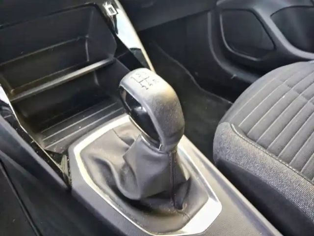 Peugeot 208 puretech 75 s&amp;s bvm5 — photo 14