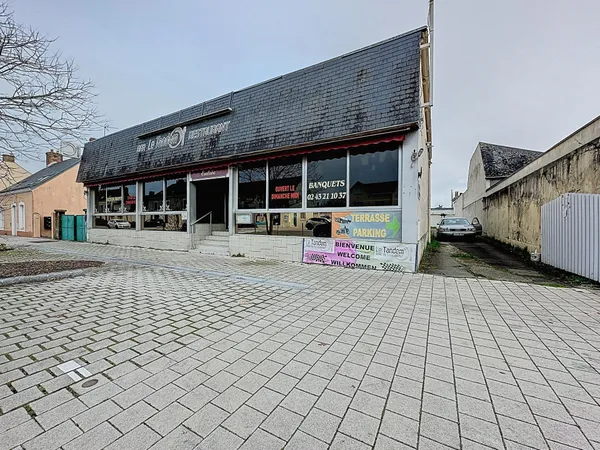 Locaux professionnels modulables - Emplacement stratégique à Arnage