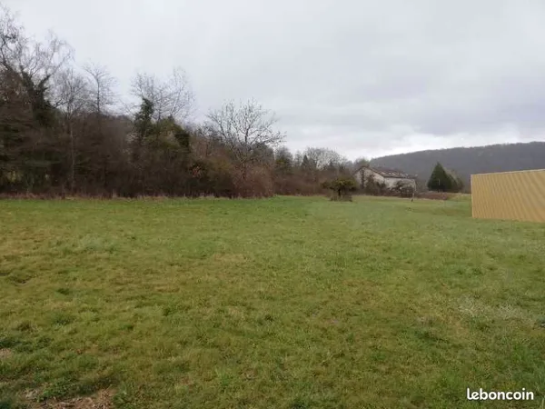 Terrain 621 m² Amagney