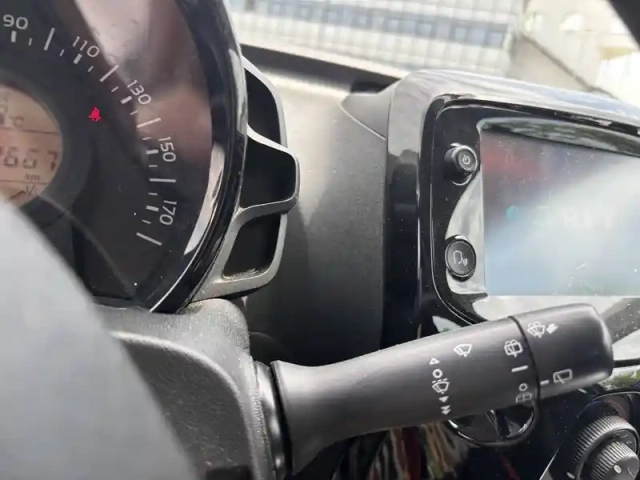 Peugeot 108 vti 72ch s&amp;s bvm5 — photo 3