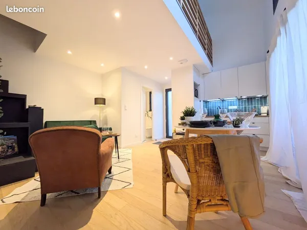 Jolie maison f2 en duplex avec cour privative