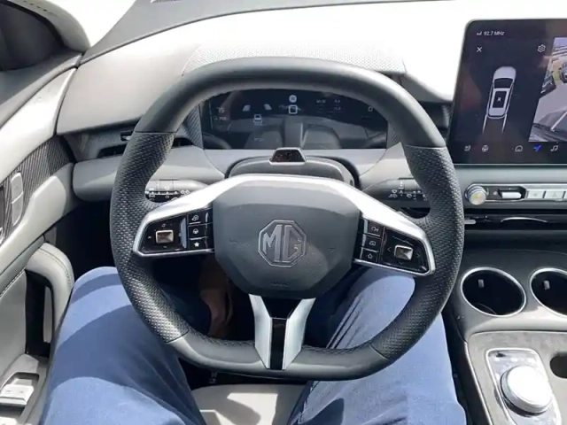 Mg Mgs5 ev 49kwh - 125 kw 2wd — photo 8