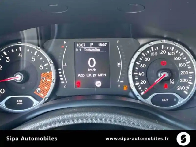 Jeep Renegade 1.3 gse t4 150 ch bvr6 — photo 28