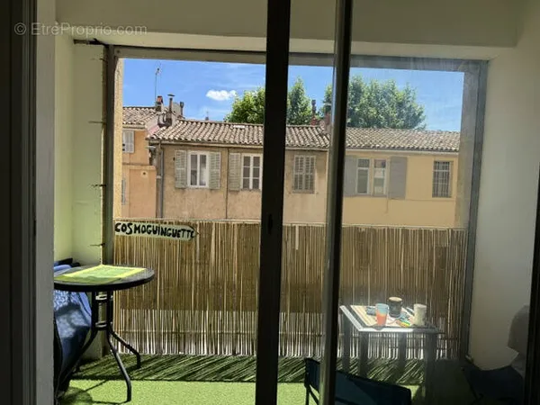 Aix en Pce proche allées provençales -T2 rénové et loué avec balcon+cave