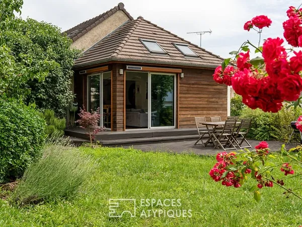 Maison de ville atypique avec jardin clos en pierre