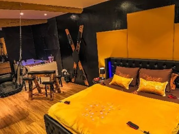 Love Room BDSM clé en main ? Rentabilité immédiate ? Grasse