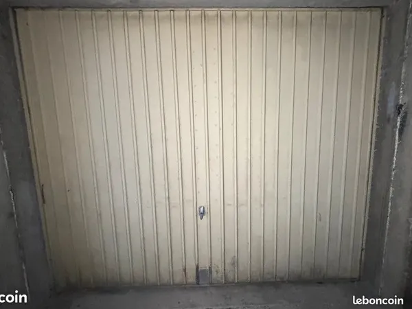 A vendre garage-box securise avec electricite chambery le haut
