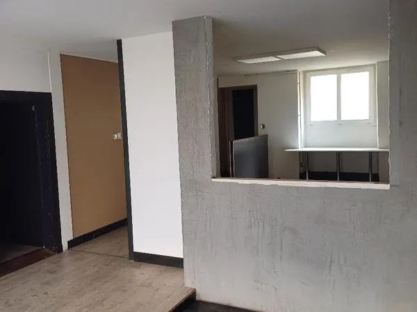 Boutique 55 m² MIREBEAU SUR BEZE