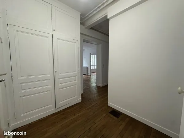 Local 78 m² Paris 12ème