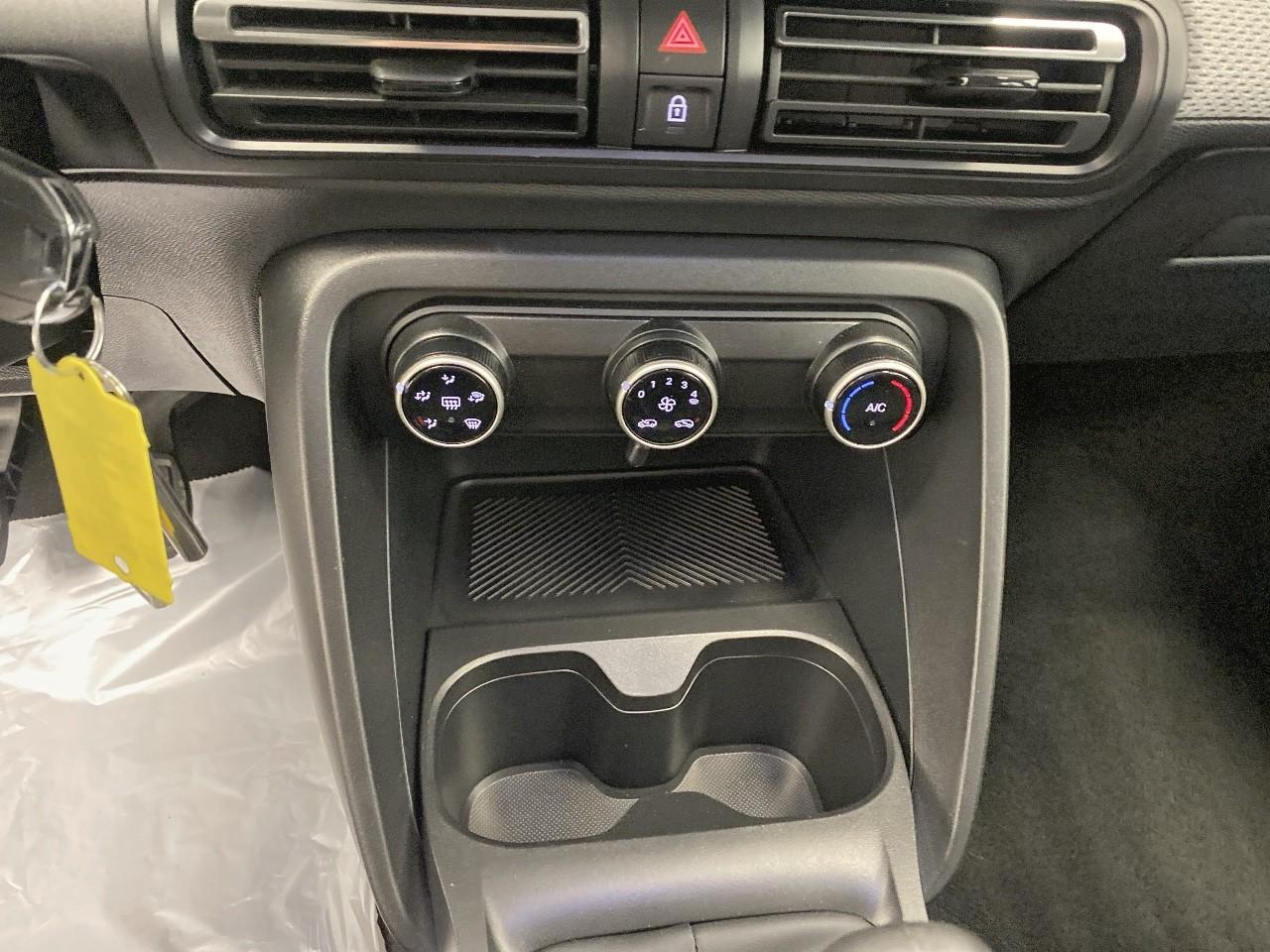 Citroën C3 turbo 100 ch manuelle plus — photo 15