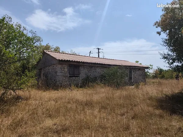 Vends bâtisse toiture et huisseries neuves