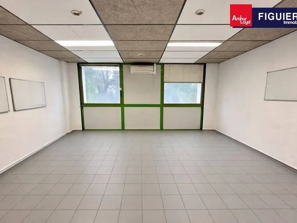 Bureaux 60 m²