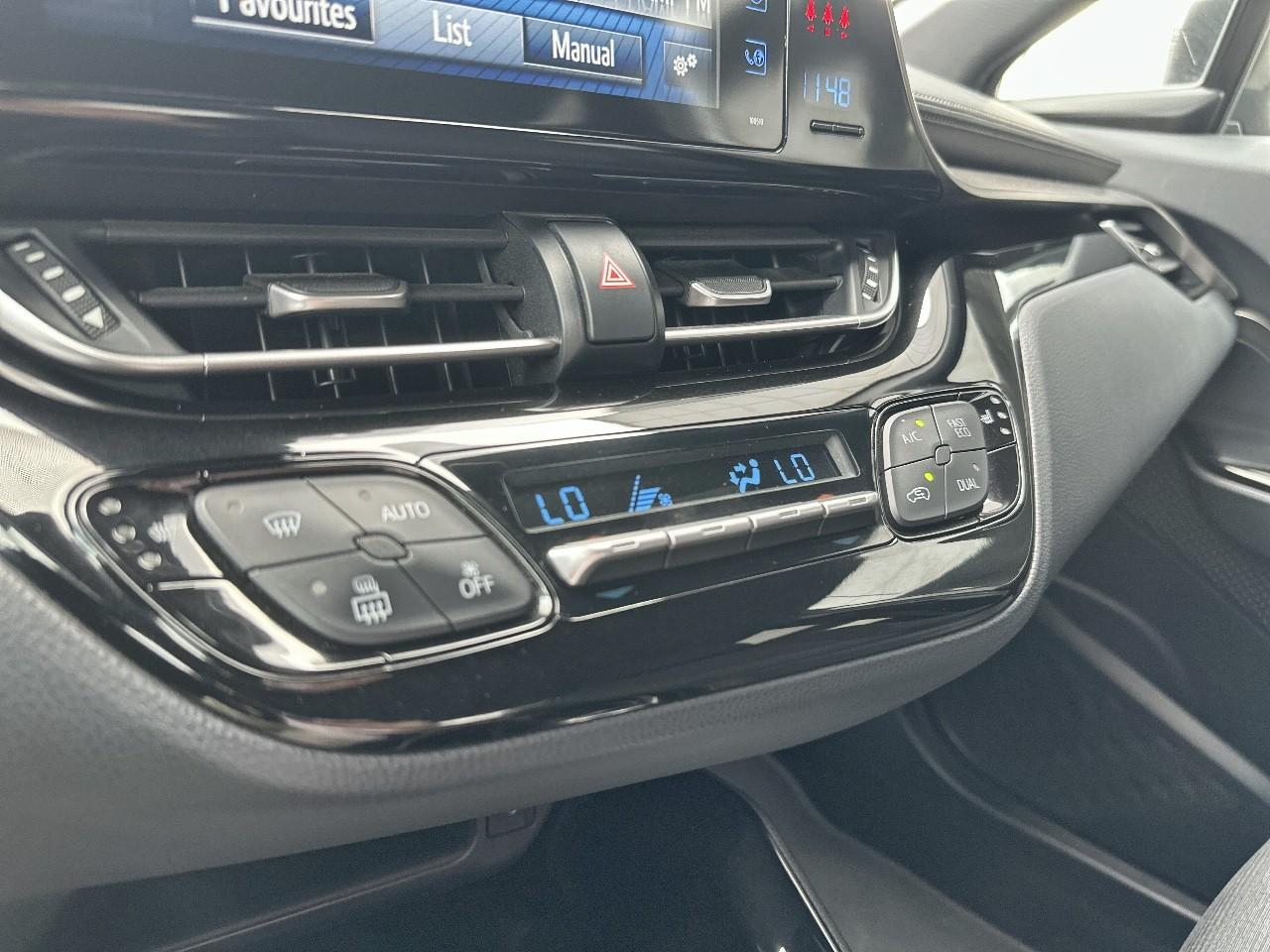 Toyota C-Hr 122h collection 2wd e-cvt rc18 — photo 26