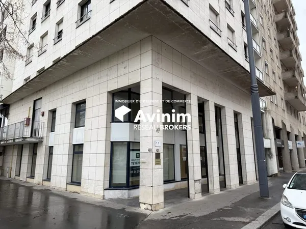Local commercial 221 m²