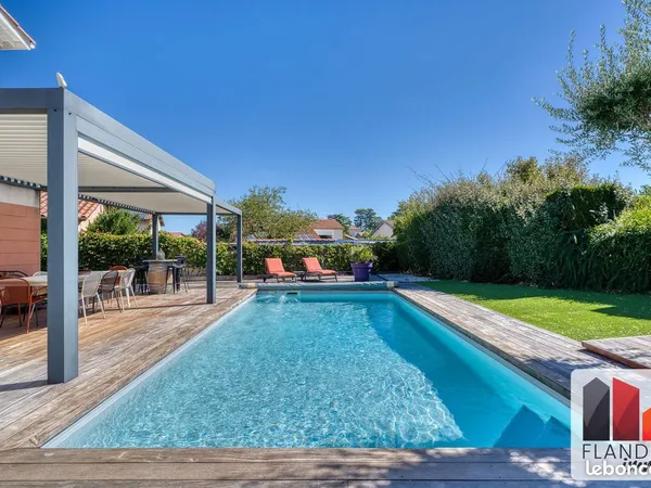 Villa 6 pièces 160 m²