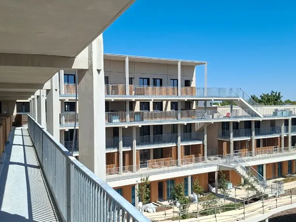 Vends T2 sur plan en construction a Bussy St Georges