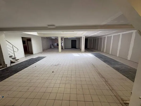 Boutique 380 m²