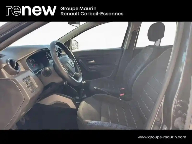 Dacia Duster 1.0 eco-g 100ch 15 ans 4x2 - e6u — photo 11