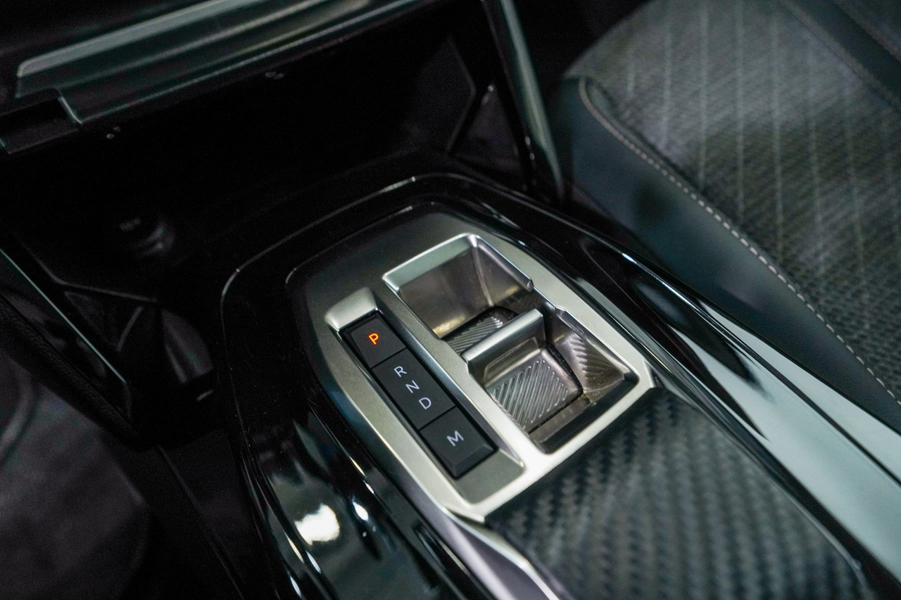 Peugeot 208 — photo 24