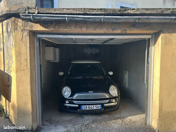 Garage à louer 130/mois