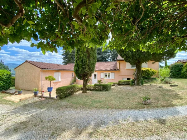 Villa 160m² avec piscine, pool house, abri voitures et terrain attenant