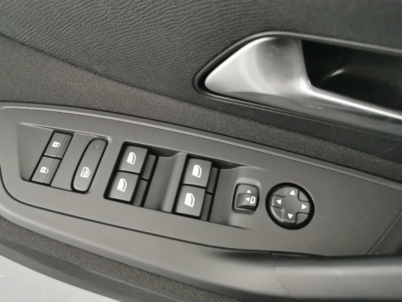 Peugeot 308 sw hybrid 145 e-dcs6 style — photo 27
