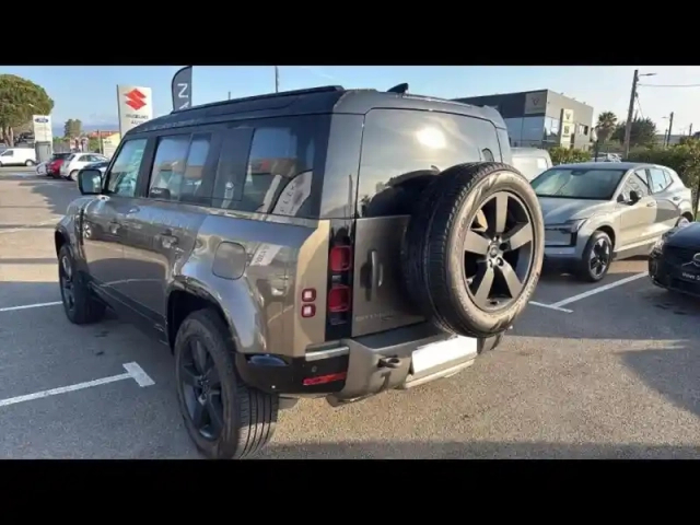 Land Rover Defender 110 2.0 p400e x-dynamic x — photo 22