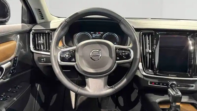 Volvo S90 d4 190 ch  geartronic 8 — photo 13