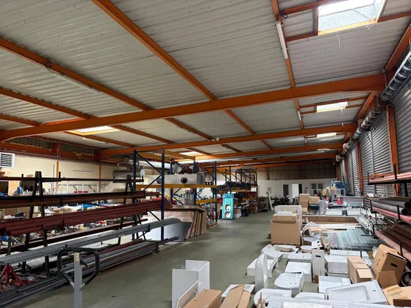 Local d'activité 1650 m²