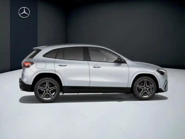 Mercedes Gla 250 e hybrid eq amg line — photo 40