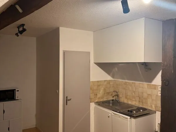 Loue studio meublé