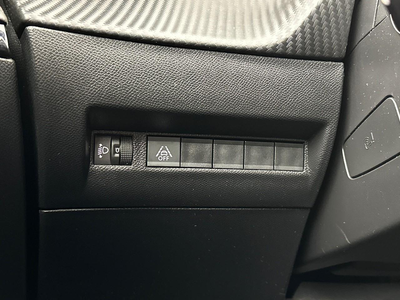 Peugeot 2008 puretech 100 s&s bvm6 allure — photo 18