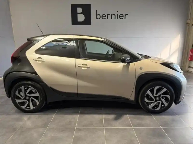 Toyota Aygo X 1.0 vvt-i 72ch design my23 — photo 2