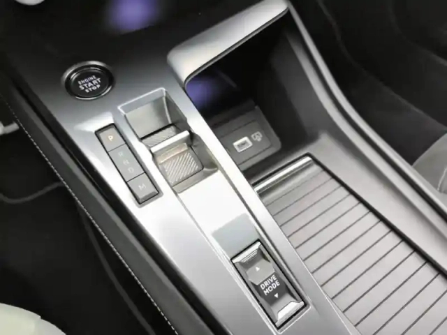 Peugeot 408 puretech 130 ch s&amp;s eat8 gt — photo 24