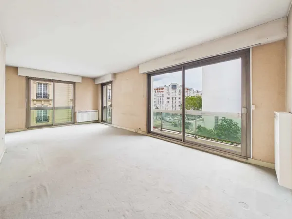 PARIS XVII - SAUSSURE - 5 PIECES AVEC BALCON ET BOX A VENDRE