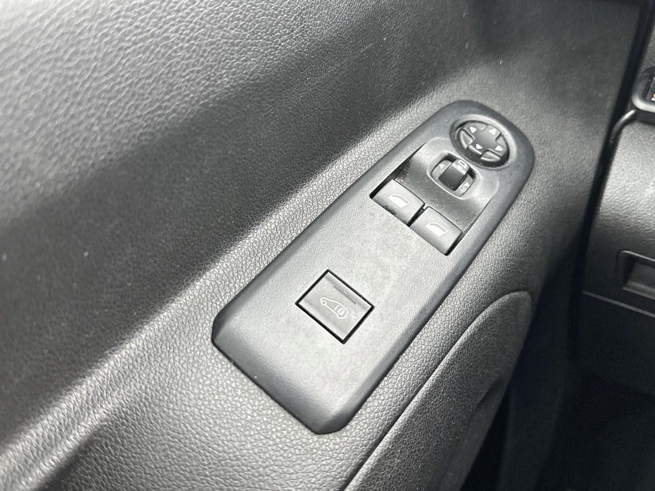 Citroën Berlingo van m 650 bluehdi 130 s&s eat8 driver — photo 15