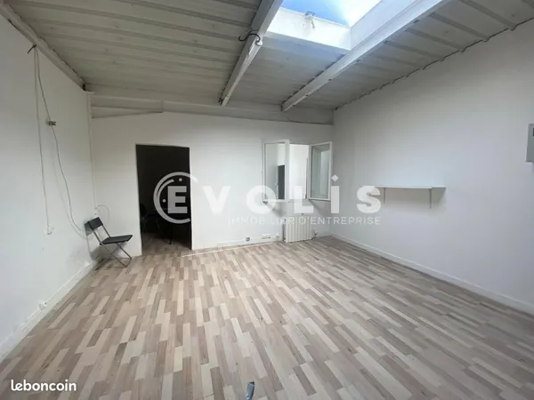 Bureaux 127 m²