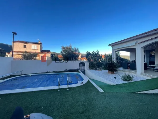 'Maison d'exception 150 m2 avec piscine, terrasse et espace potager Un cadre de vie unique'