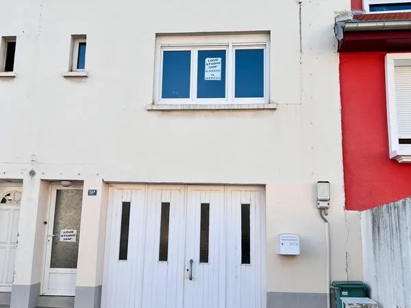 Loue studio non meublé