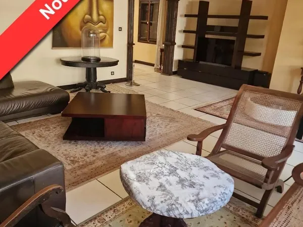 Maison 4 pièces 195 m²