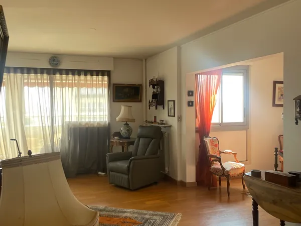 Vends appartement 100m² Montpellier, plein centre avec cave et 2 parkings