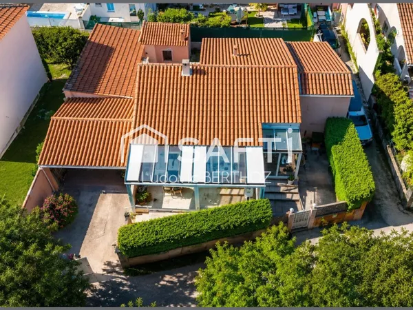 Villa plein pied avec dépendance