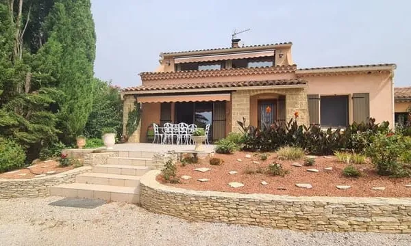 VILLA-PISCINE-JARDIN